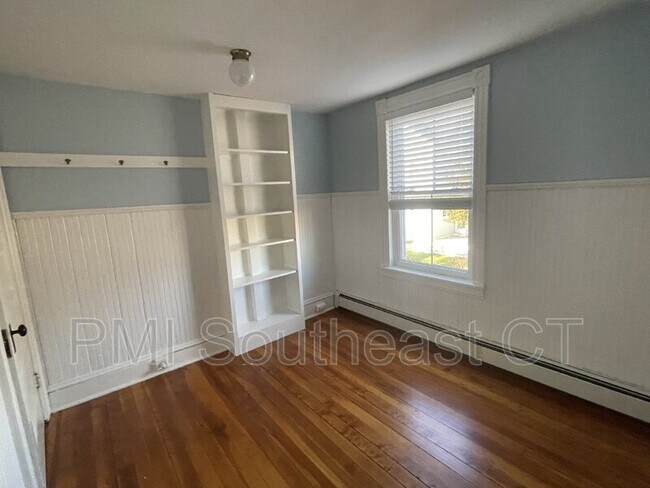 Building Photo - 26 Academy Ln