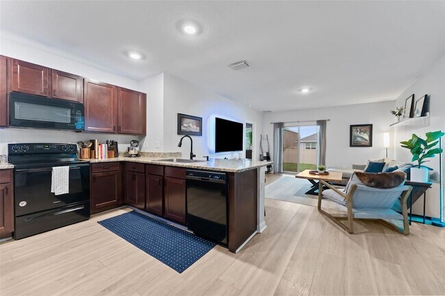 Building Photo - 10918 Trailing Vine Dr