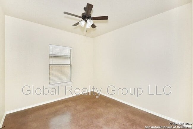 Building Photo - 2557 Pahmeyer Rd