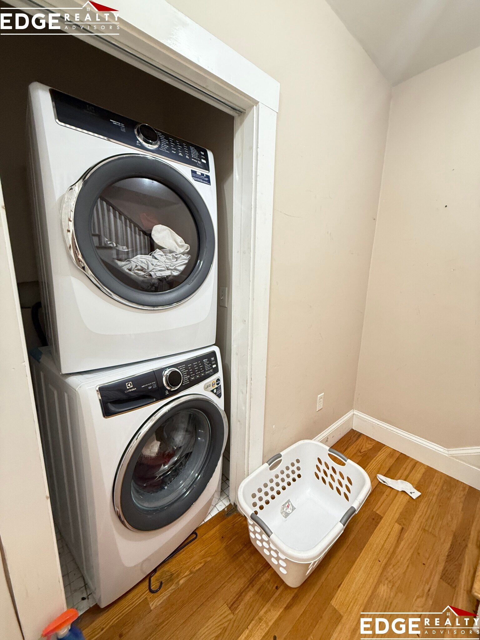 Building Photo - 37 Radnor Rd