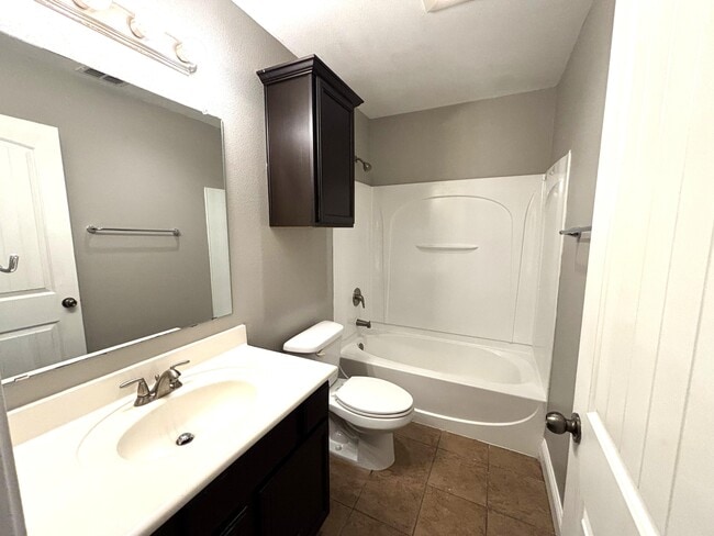 Building Photo - 5534 111th St