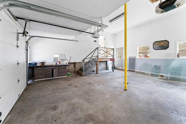 Building Photo - 2916 Oakwood Ave