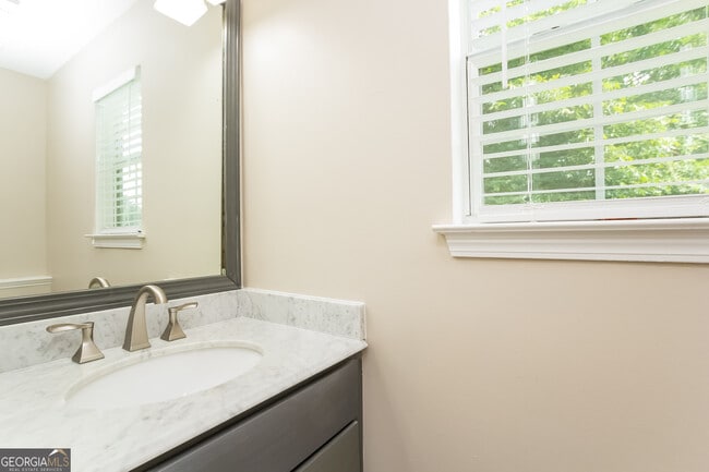 Building Photo - 6123 Lamp Post Pl