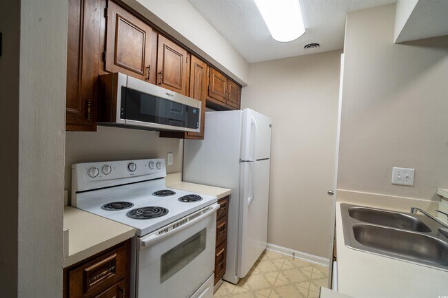Building Photo - 4712 Cobblestone Dr