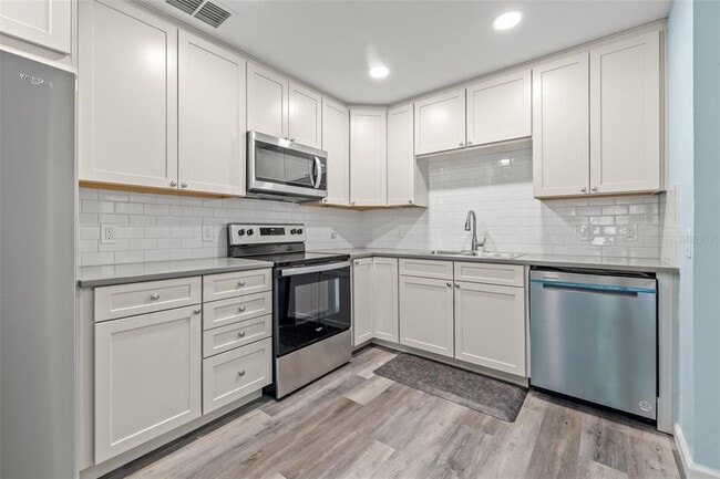 Building Photo - 2832 47th Ave S