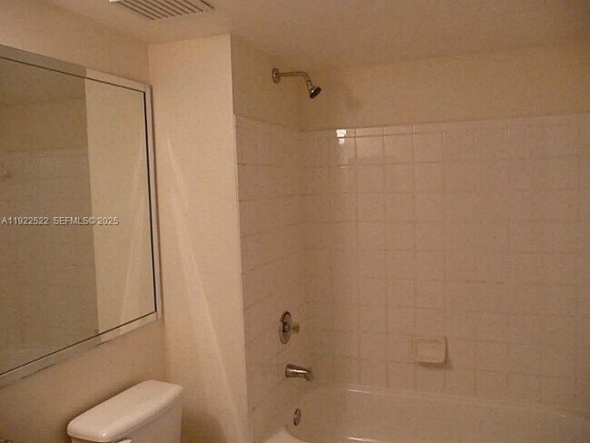 Building Photo - 2494 Centergate Dr