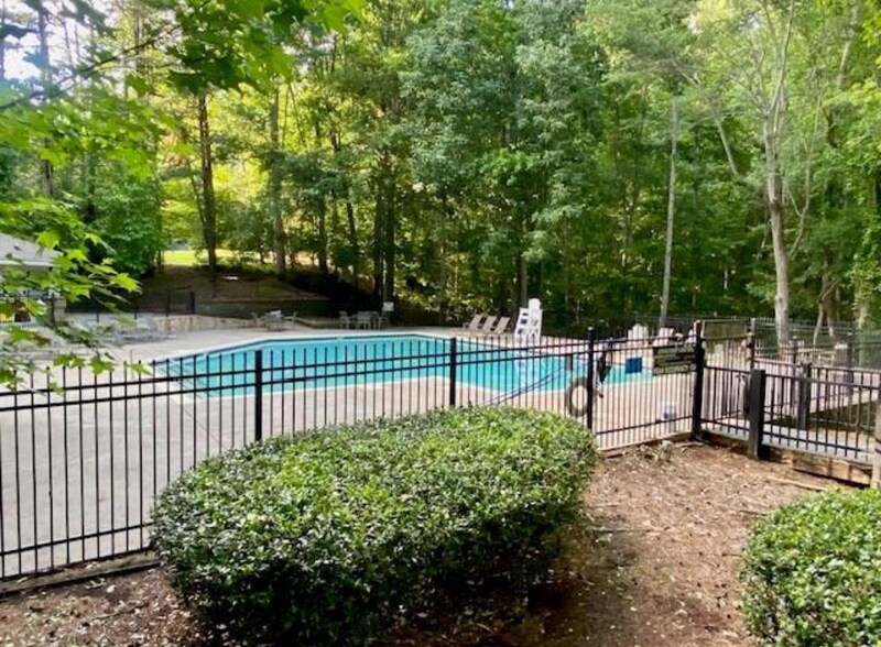 pool 2 - 2002 Fairbrook Ln