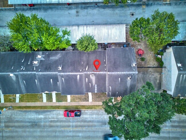 Building Photo - 7700 Creekbend Dr