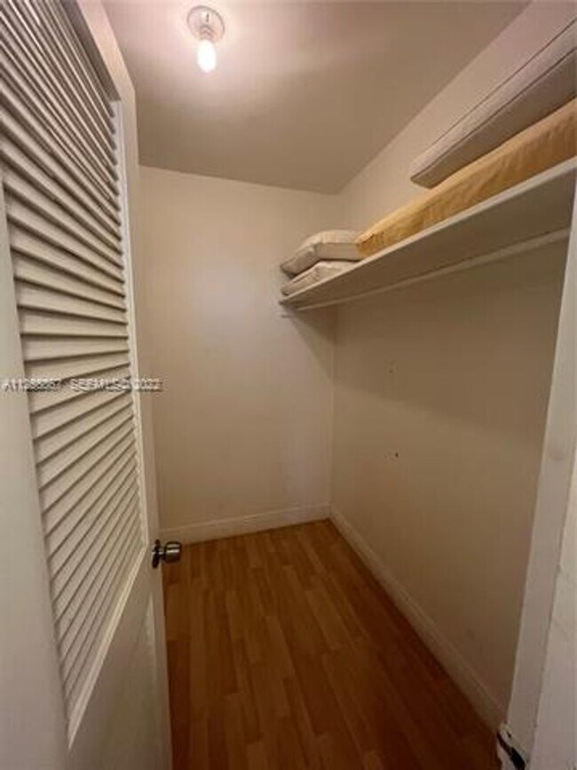 Building Photo - 5161 Collins Ave