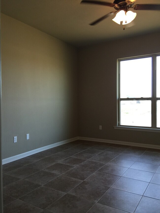 Building Photo - New Lake Front Home in Magnolia Lakes off ...