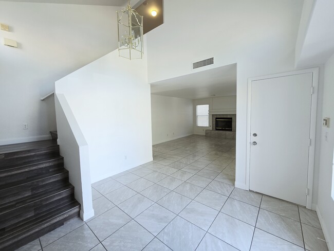 Building Photo - 9433 Valencia Canyon Dr