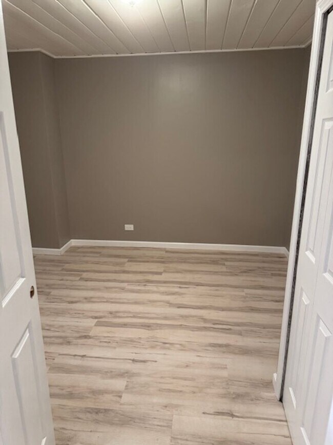 Building Photo - 16 Knightville Dam Road