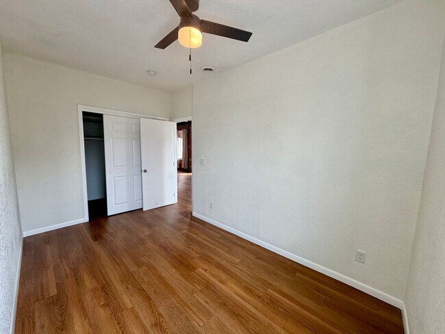 Building Photo - {2202 - A} Spacious Two Bedroom Condo in Historic Pendleton Heights Available Immediately