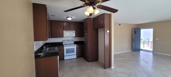 Building Photo - 1017 Quiet Creek Ln