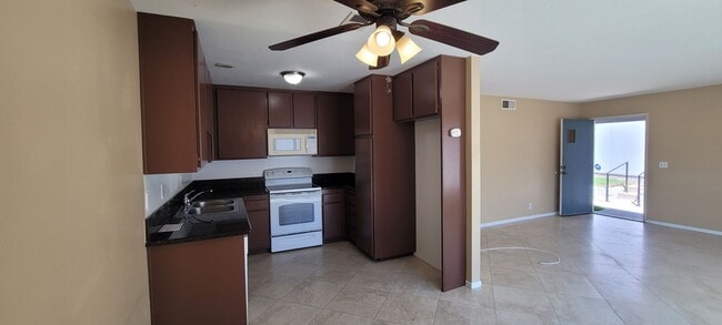 Building Photo - Beautiful 3 Bed 2 Bath Single Story house in prestigious community of Daimond Bar Close to everyw...
