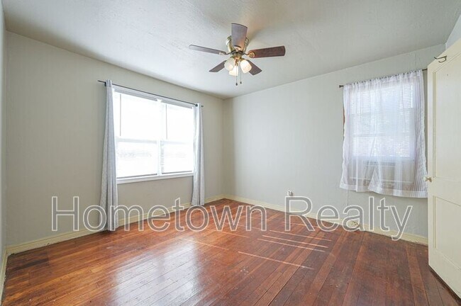 Building Photo - 1127.5 W Eufaula St