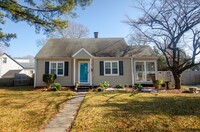 Building Photo - Precious 3-bedroom single-family Cape Cod