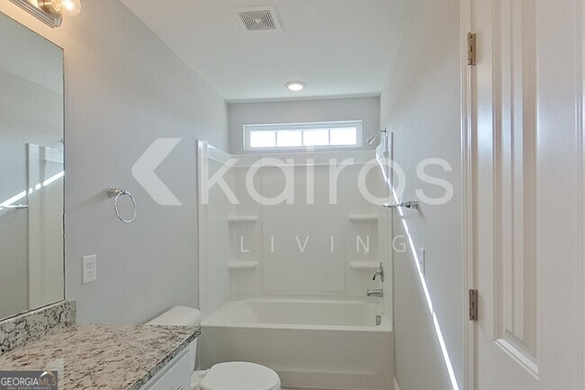 Building Photo - 228 Western Red Cedar Dr