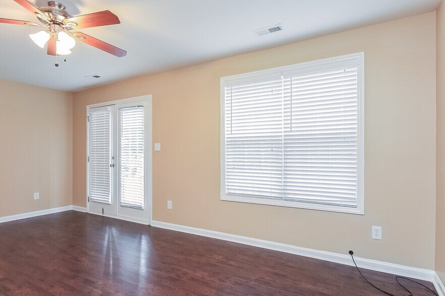 Building Photo - 2515 Dearborn Dr