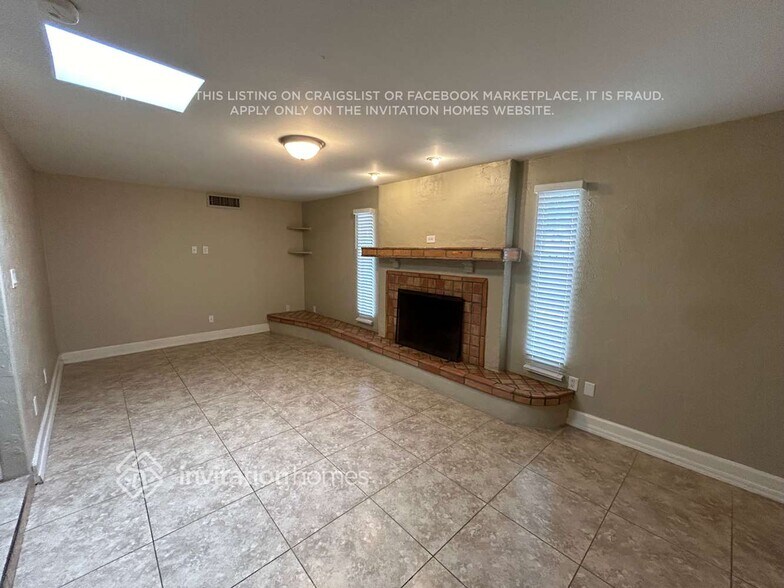 Building Photo - 15218 N 38th St