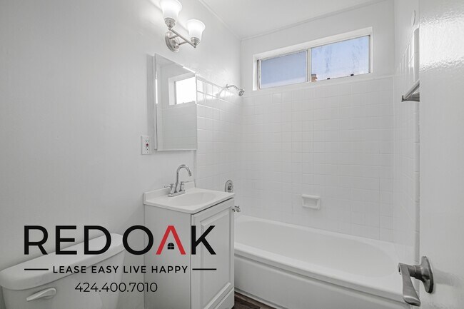 Building Photo - 4037 McLaughlin Ave