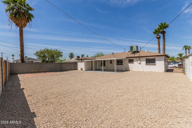 Building Photo - 5635 N 35th Dr