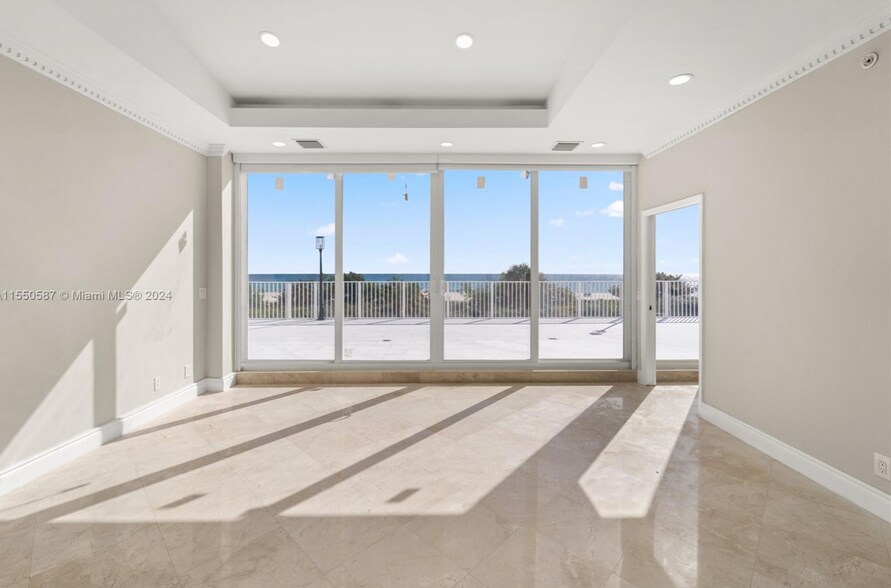 Building Photo - 5601 Collins Ave