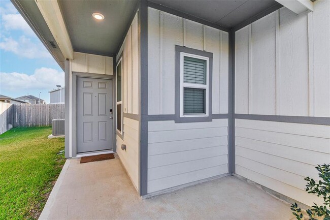Building Photo - 24063 Prairie Dust Dr