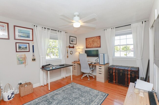 Building Photo - Charming 2BR in Historic Home – Bright, Sp...