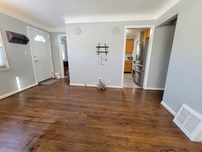 Building Photo - 3711 Hunter Ave