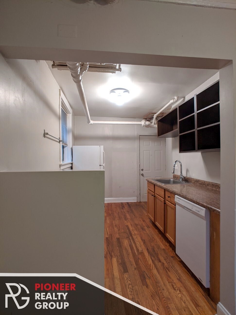 Building Photo - 3837 N Greenview Ave