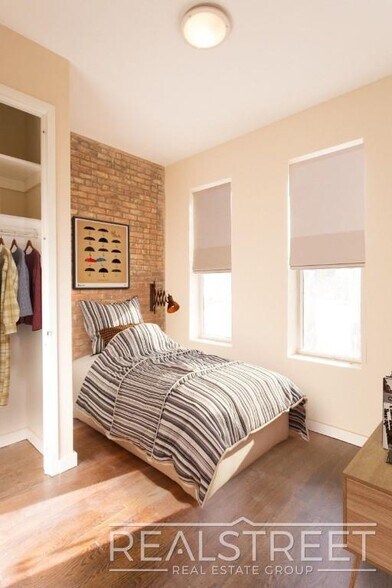 Building Photo - Modern 4 Bed 2 Bath Duplex with Yard in Stuyvesant Heights