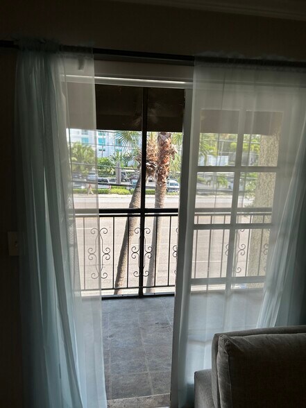 Building Photo - 5304 W Kennedy Blvd