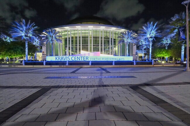 Building Photo - 600 S Dixie Hwy