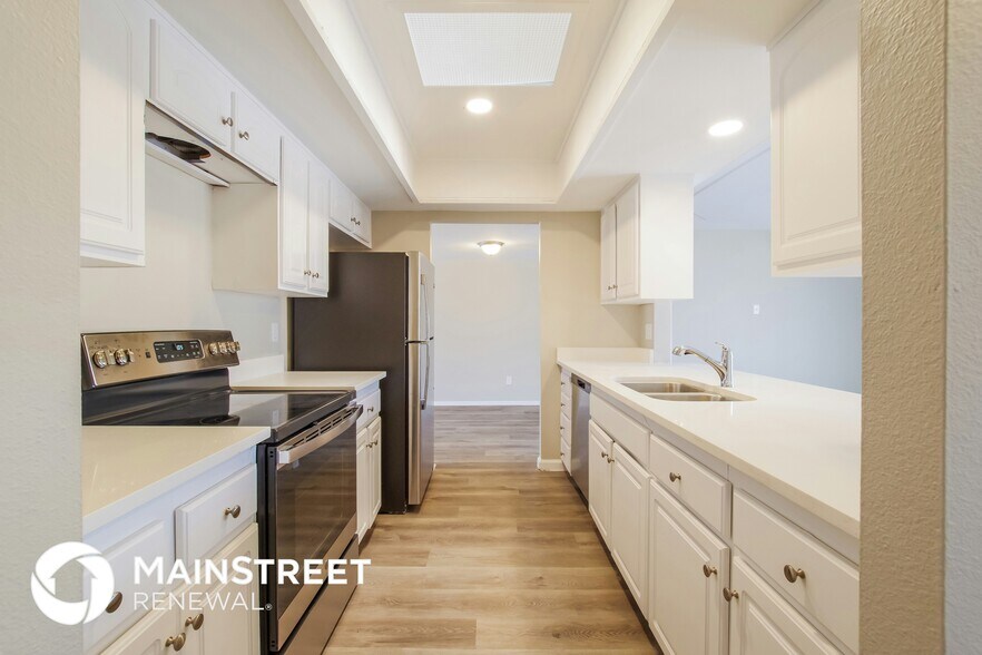 Building Photo - 15202 N 38th Ave