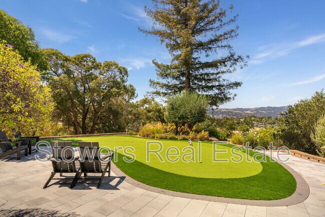 Building Photo - 357 La Casa Via