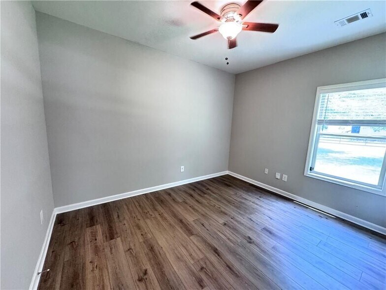 Building Photo - 2660 Dr Bramblett Rd