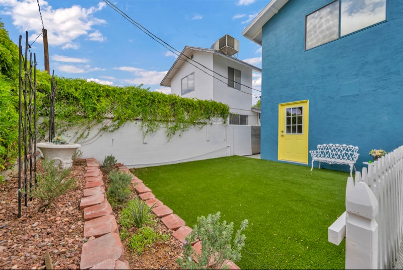 Building Photo - 1601 Eaton Dr
