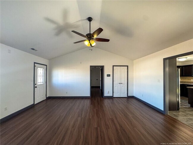 Building Photo - 142 Crestwood Ln