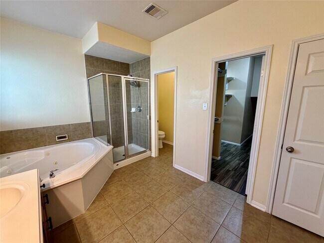 Building Photo - 25206 Auburn Terrace Dr