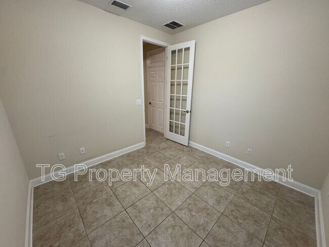 Building Photo - 14420 Serenoa Dr