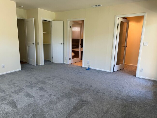 Building Photo - Charming 3 Bedroom 2 Bathroom Wilshire Vista Home with Bonus Room, Resort-Style Backyard and Heat...