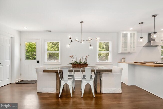 Building Photo - 6670 Cedar Cove Rd