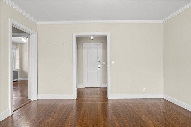 Building Photo - 26 East Pkwy