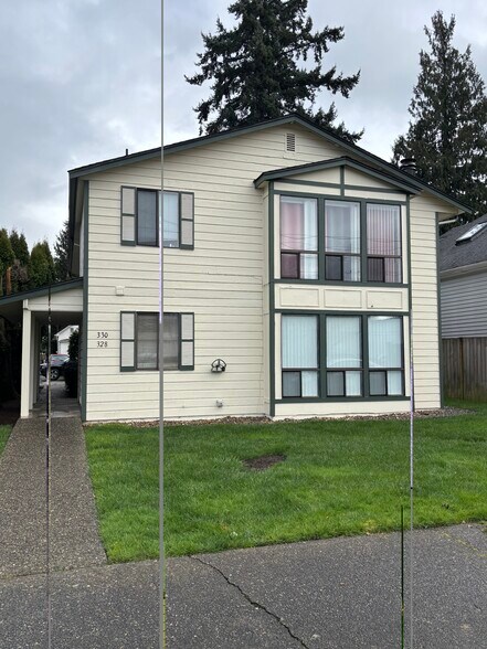 Building Photo - 328 Burnett Ave N