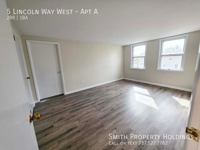 Building Photo - 5 Lincoln Way W