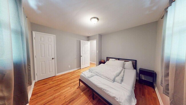 Building Photo - 32 Marion St