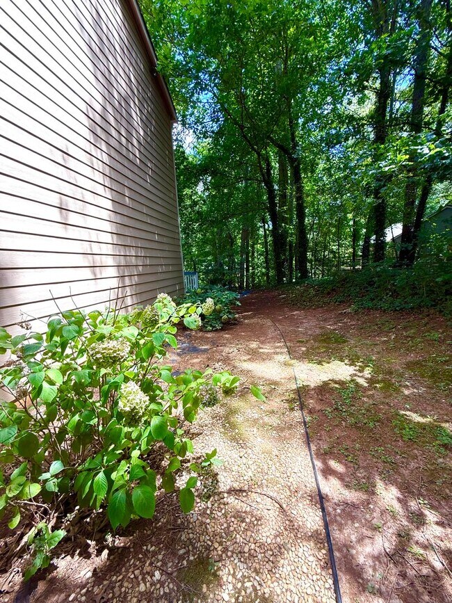 Building Photo - RENOVATED!!!!Great Location with Desirable...