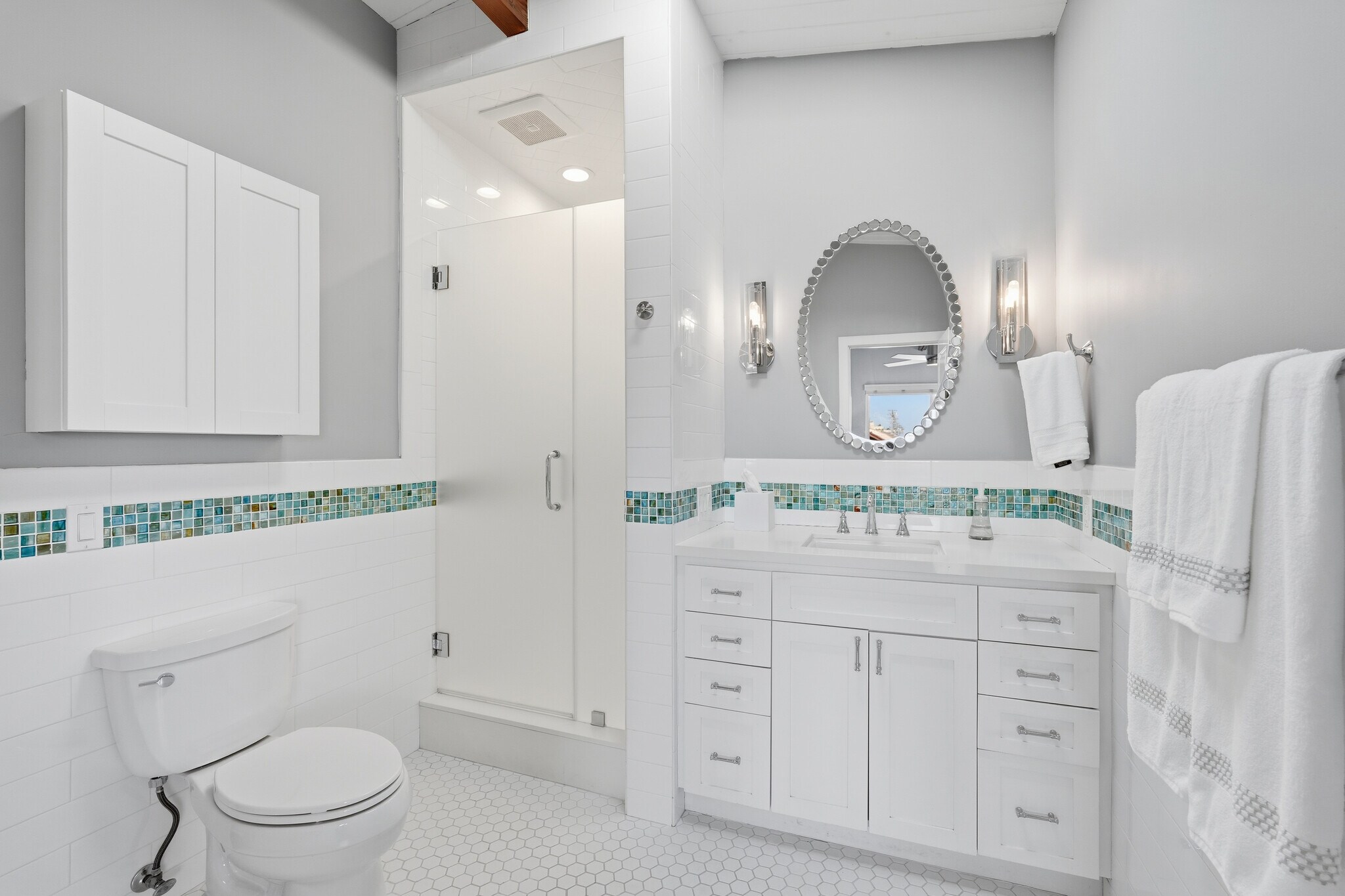 Building Photo - 116 5th Pl