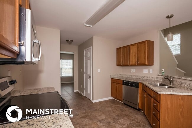 Building Photo - 2028 Quill Ct